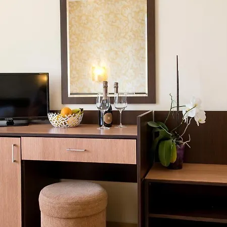 ирис Хотел Несебър