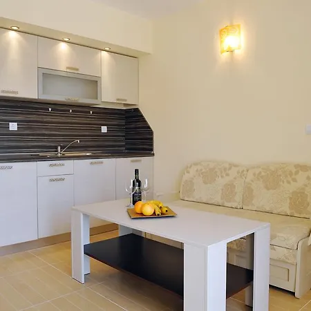 ирис Хотел 3*